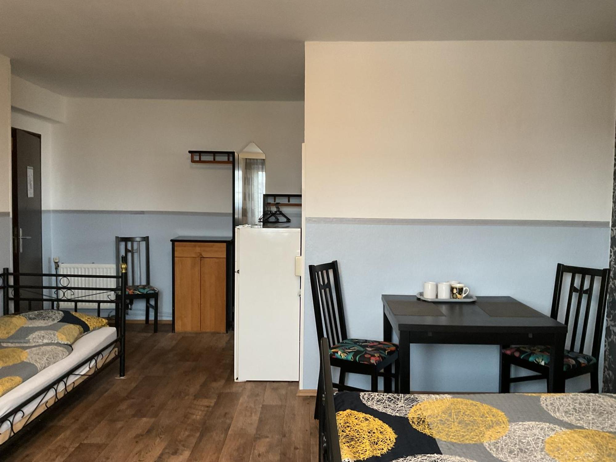 Pension&Hostel Anna - Monteurzimmer มิวนิก ภายนอก รูปภาพ