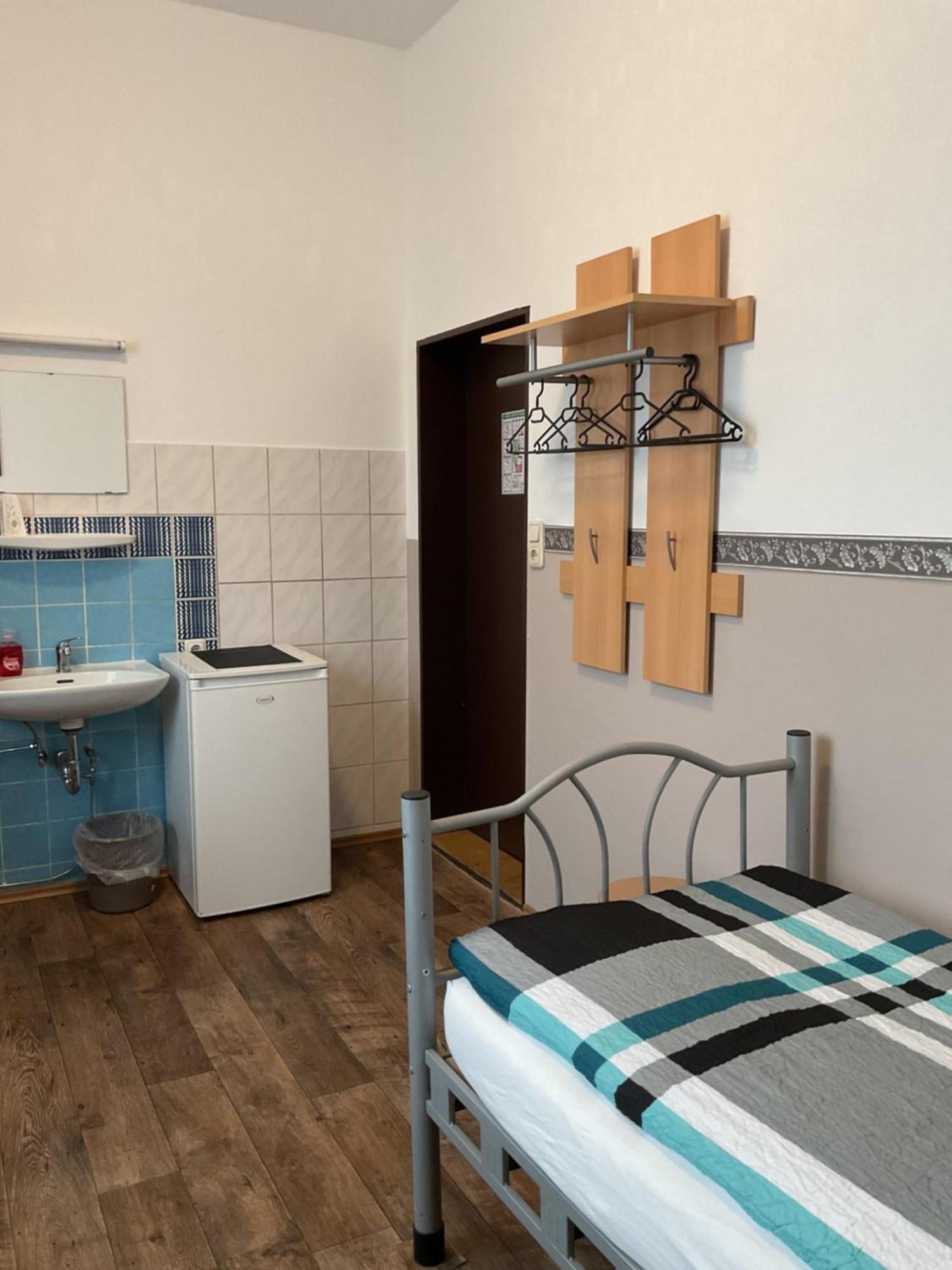 Pension&Hostel Anna - Monteurzimmer มิวนิก ภายนอก รูปภาพ