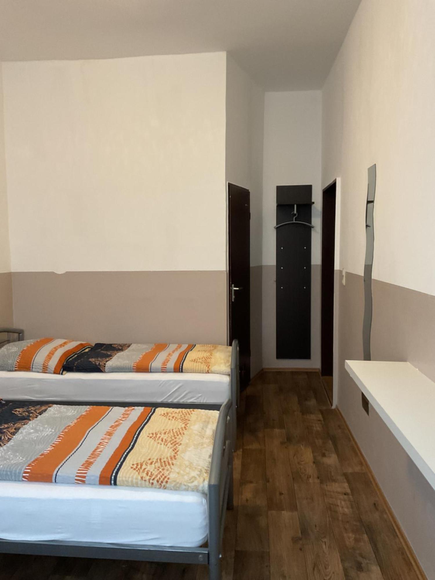 Pension&Hostel Anna - Monteurzimmer มิวนิก ภายนอก รูปภาพ