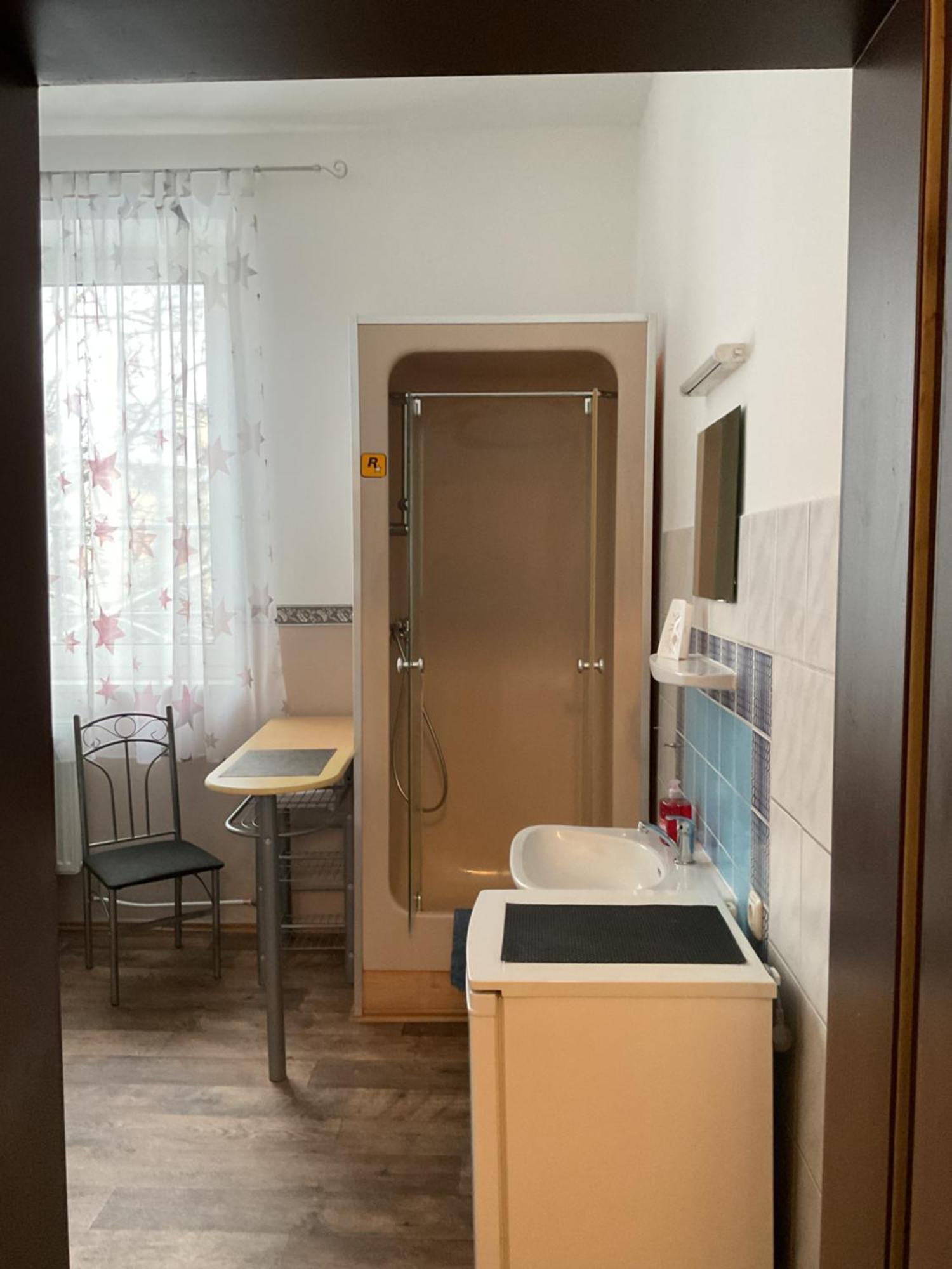 Pension&Hostel Anna - Monteurzimmer มิวนิก ภายนอก รูปภาพ