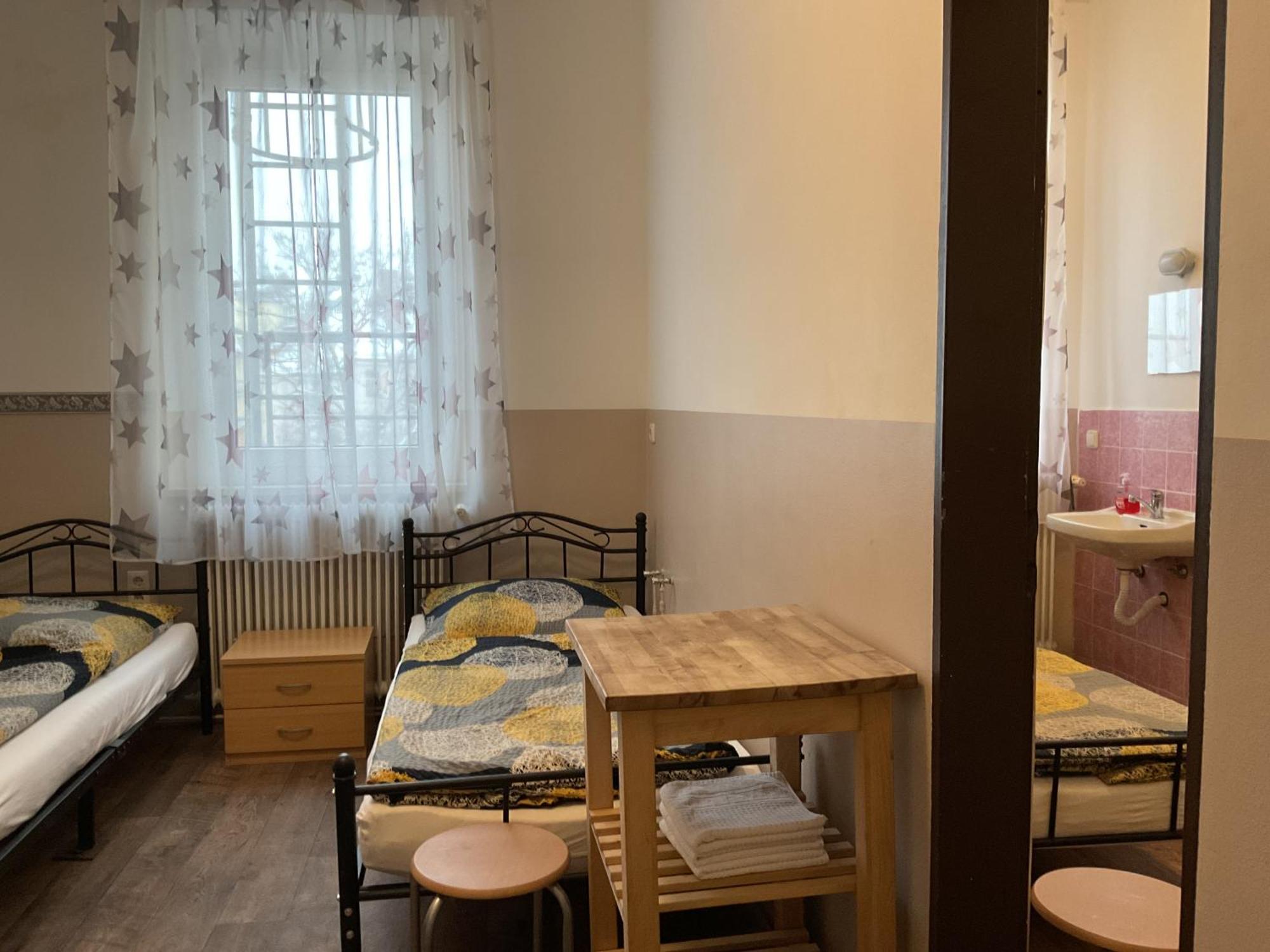 Pension&Hostel Anna - Monteurzimmer มิวนิก ภายนอก รูปภาพ