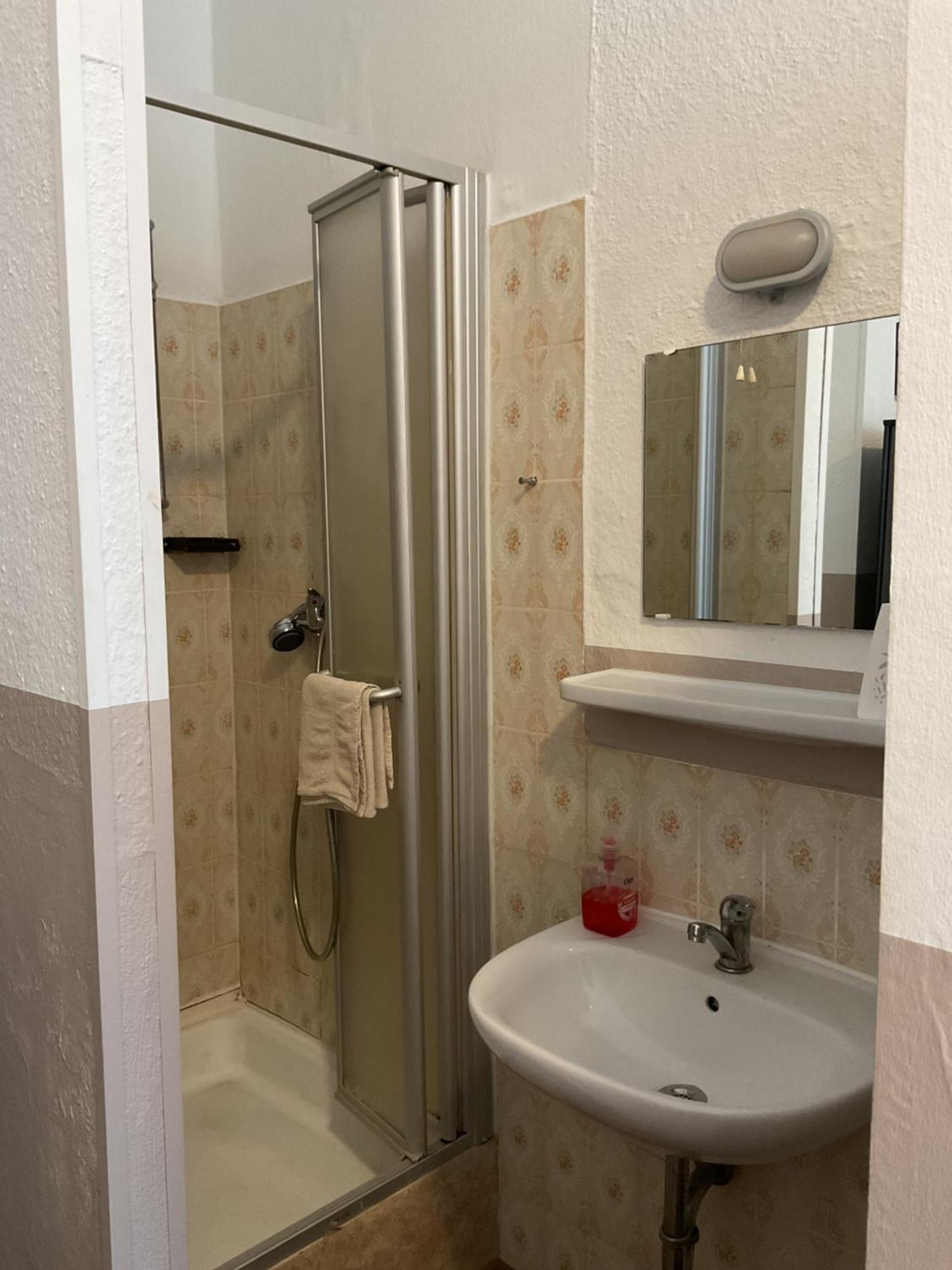 Pension&Hostel Anna - Monteurzimmer มิวนิก ภายนอก รูปภาพ
