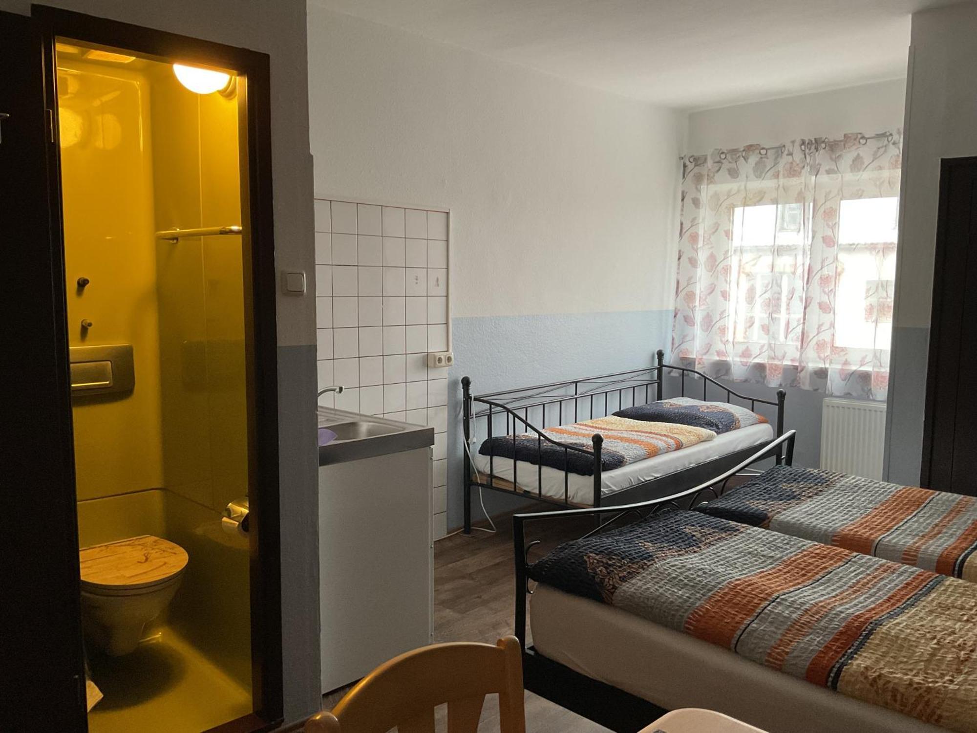 Pension&Hostel Anna - Monteurzimmer มิวนิก ภายนอก รูปภาพ